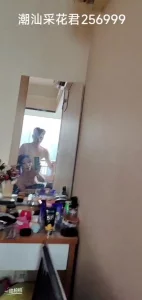 小区阳台爆操潮汕母狗人妻欣赏都市激情（微露脸）